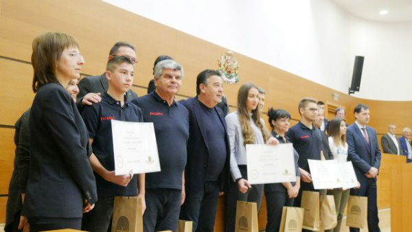 Общинските съветници на крака за младите олимпийци на Пловдив - СУ Васил Левски - Пловдив