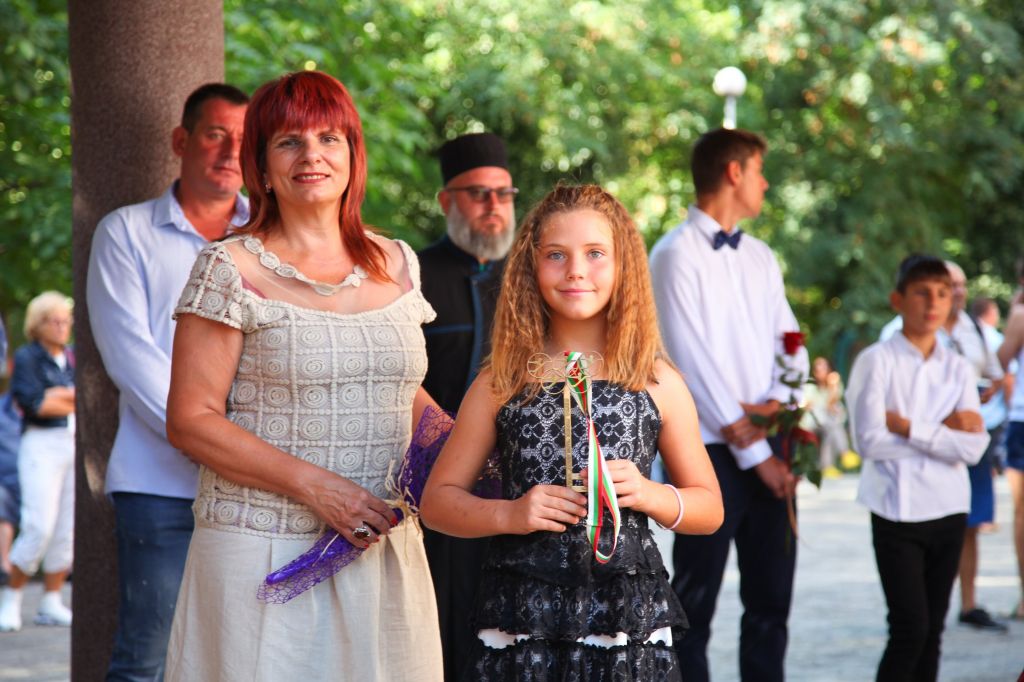 Олимпийски шампиони откриха новата учебна година в Спортното - СУ Васил Левски - Пловдив