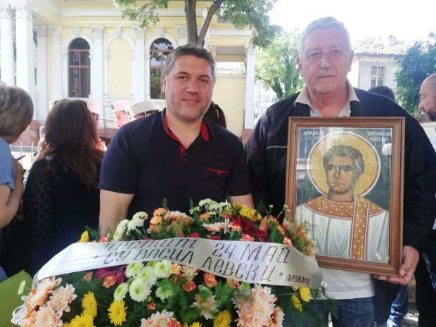 Треньорът на европейския вицешамшион по плуване Йосиф Миладинов - Стефан Георгиев, представи Спортното училище на общоградския празник - СУ Васил Левски - Пловдив