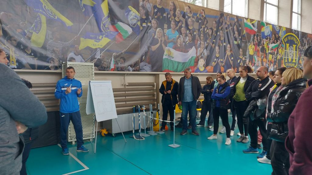 ПРЕПОДАВАТЕЛИ ОТ КАТЕДРА ЛЕКА АТЛЕТИКА ПРОВЕДОХА ОБУЧЕНИЕ НА УЧИТЕЛИ - СУ Васил Левски - Пловдив