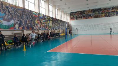 ПРЕПОДАВАТЕЛИ ОТ КАТЕДРА ЛЕКА АТЛЕТИКА ПРОВЕДОХА ОБУЧЕНИЕ НА УЧИТЕЛИ 2