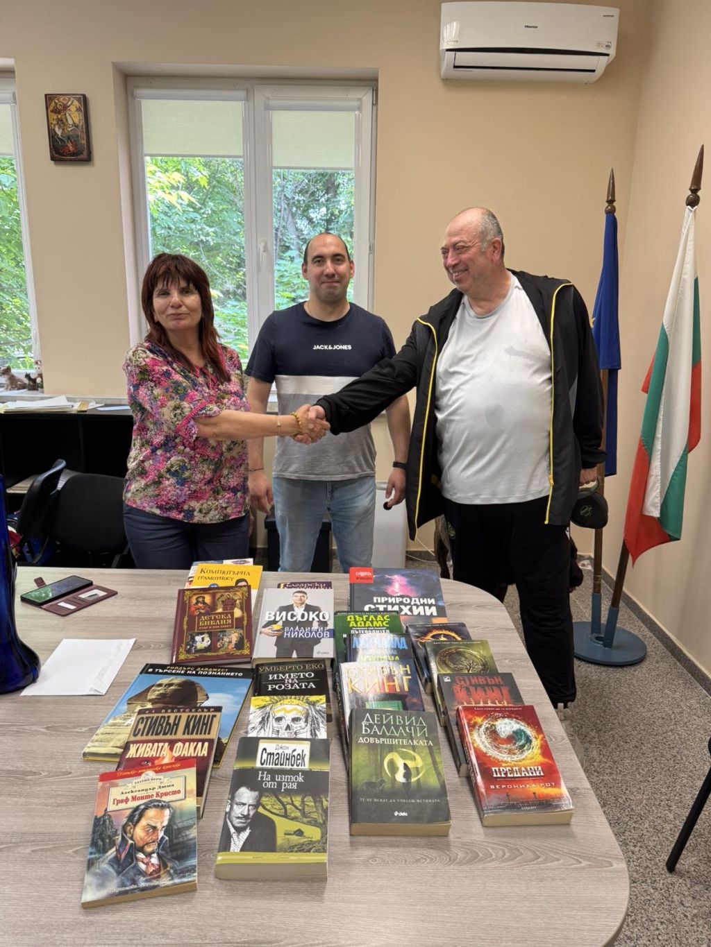 КНИГАТА-ПРОЗОРЕЦ КЪМ СВЕТА - голяма снимка